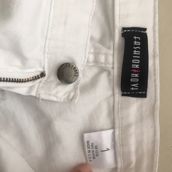 Fashion Nova Jeans - Picture 3 of 4